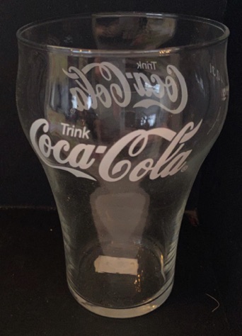 308058-1 € 3,00 coca cola glas witte letters D8 H 13 cm.jpeg